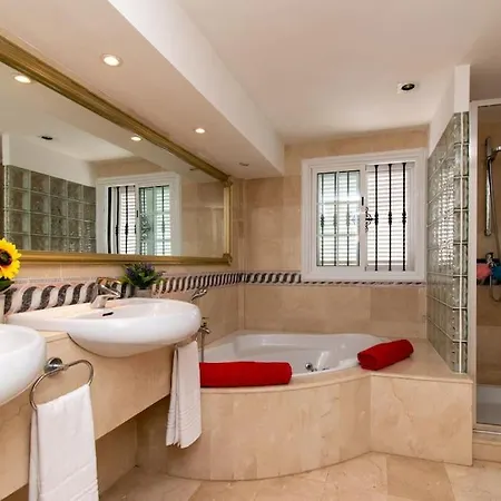 Skylight Wonderful 7 Bedroom Villa