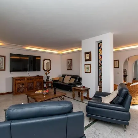 Skylight Wonderful 7 Bedroom Villa