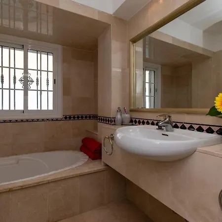 Skylight Wonderful 7 Bedroom Villa *