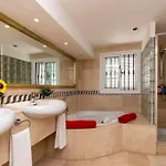 Skylight Wonderful 7 Bedroom Willa