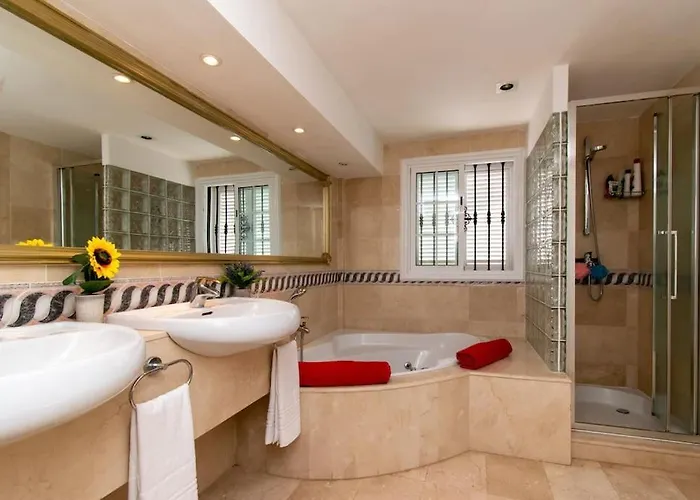 Skylight Wonderful 7 Bedroom Villa