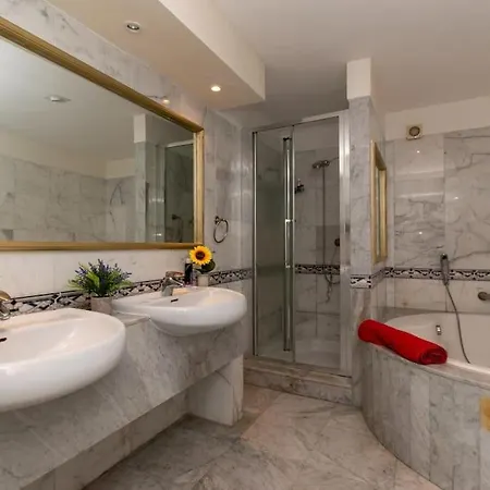 别墅 Skylight Wonderful 7 Bedroom *